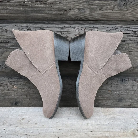 Me Too Zeus Modern Boho Minimalist Taupe Suede Block Heel Bootie 8M - Picture 11 of 15